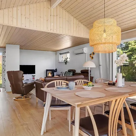 בית נופש Lovely In With Wifi *